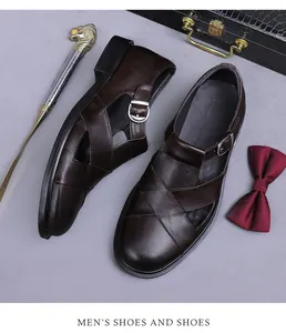 Sandalias de cuero marrón oscuro para hombre con hebillas metálicas y correas cruzadas