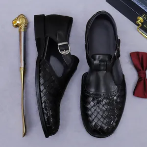 Schwarze gewebte Leder-Sandalen für Herren mit Schnallenverschluss im Retro-Stil
