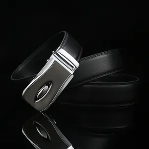 Classic black leather belt for men with dual-tone metal automatic buckle and lychee texture
