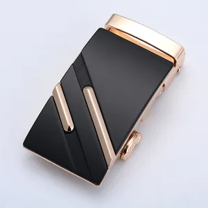 Men's zinc alloy automatic belt buckle in black matte and gold trim shown at 45-degree angle