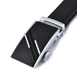 Ceinture en cuir pour homme avec boucle automatique argentée et rayures géométriques