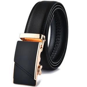 Cinturón de cuero para hombre con hebilla automática negra y dorada y grano de lichi