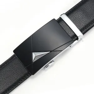 Men's business automatic belt in black lychee grain leather with a matte geometric buckle