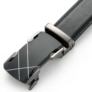 Cintura da uomo in pelle nera da 3,5 cm con fibbia automatica e linee argentate