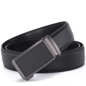 Ceinture pour homme en cuir noir avec boucle automatique en métal gris et fini mat élégant