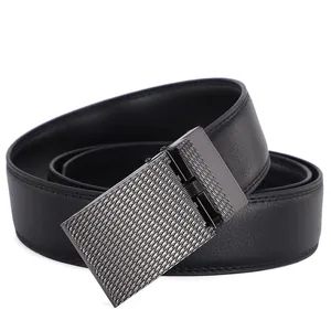 Ceinture en cuir noir de qualité pour hommes avec boucle automatique texturée
