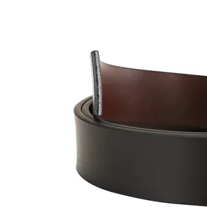 Cintura da uomo in vera pelle double face nei colori nero e marrone scuro con fibbia