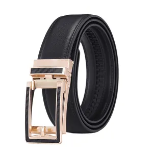 Cinturón de hombre en cuero negro con hebilla automática de oro rosa y fibra de carbono