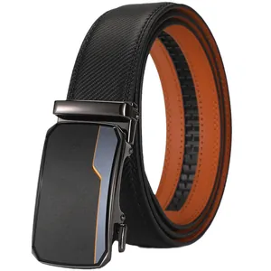 Ceinture en cuir pour homme avec texture tressée noire, doublure orange et boucle automatique