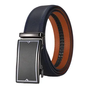 Ceinture pour homme en cuir bleu texturé avec boucle automatique en métal gris
