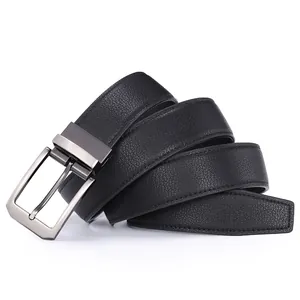 Cintura uomo in pelle nera con fibbia argento spazzolato e classica trama in pelle litchi