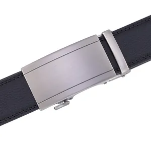 Ceinture business en cuir pour homme avec boucle automatique argentée et texture litchi