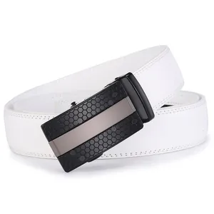 Ceinture homme en cuir blanc avec boucle automatique noire à motif nid d'abeille