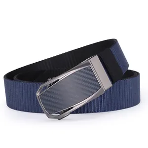 Men's nylon canvas belt with two-tone strap and carbon fiber texture automatic buckle