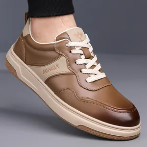 Zapatillas casuales de cuero para hombre con patchwork marrón beige y suela goma