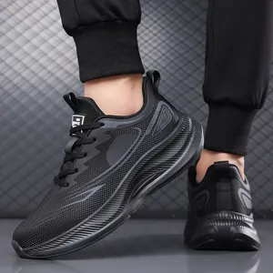 Zapatillas de running negras para hombre de malla transpirable con suela gruesa deportiva