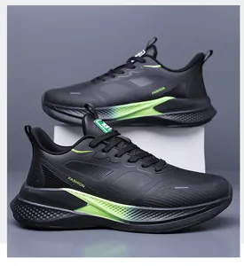 Vista laterale dettagliata delle scarpe da passeggio in pelle nera e verde neon