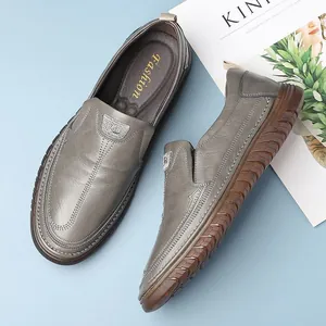 Donkergrijze heren loafers van leer met antislip rubberen zolen voor de zomer