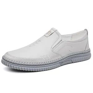 Ανδρικά λευκά δερμάτινα παπούτσια slip-on, αναπνεύσιμα με ανθεκτική σόλα από καουτσούκ