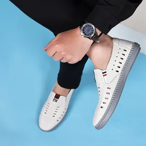 Herren Ausgehöhlte Atmungsaktive Rindleder Slipper Weiche Sohle Slip On Sandalen Mit Gestreiftem Gurtband Für Sommer Freizeitschuhe