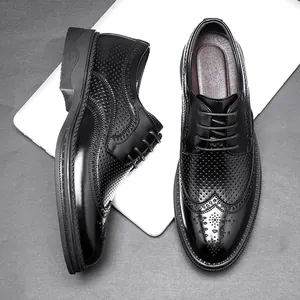 Κλασικά μαύρα παπούτσια Brogue με διάτρητα σχέδια wingtip και κορδόνια για άνδρες
