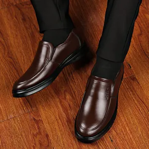 Scarpe invernali da uomo in pelle marrone con fodera calda e suole antiscivolo
