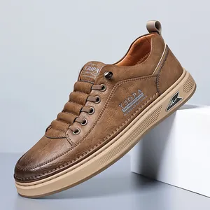 Scarpe da Skate Casual da Uomo in Microfibra Retrò con Suola Spessa Sneakers alla Moda Streetwear Leggere Antiscivolo Taglio Basso Scarpe da Passeggio Calzature Quotidiane da Uomo