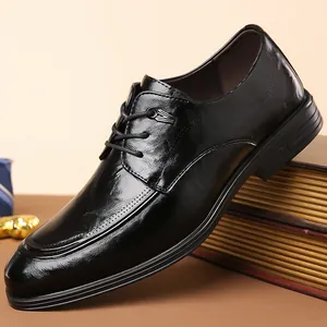 Scarpe derby classiche in pelle nera da uomo con cuciture eleganti e lacci per il business