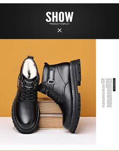 Detailansicht winterlicher schwarzer Leder-Martin-Boots mit warmem weißem Kunstfellfutter