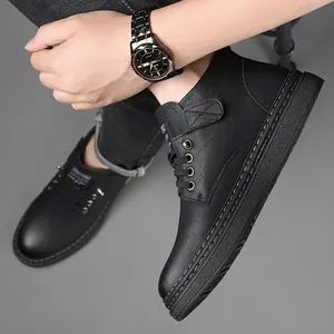 Winter fleece-lined black combat boots for men with contrast stitching and lug sole
