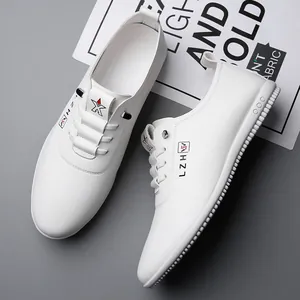Herren-Freizeitschuhe aus weißem Leder mit rutschfester weicher Sohle und Schnürung