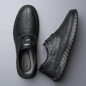Chaussures décontractées pour hommes en cuir noir avec texture crocodile et lacets