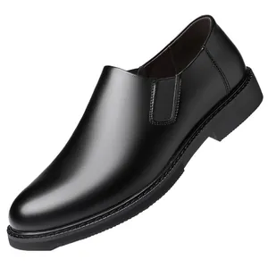 Zapatos de negocios clásicos de cuero negro para hombre con suelas cosidas