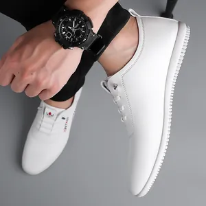 Baskets décontractées en cuir blanc pour hommes avec semelles antidérapantes et lacets