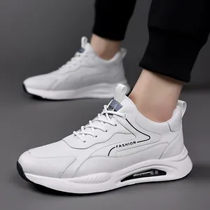 Ανδρικά λευκά δερμάτινα casual sneakers με γράμματα μόδας και μαλακή σόλα