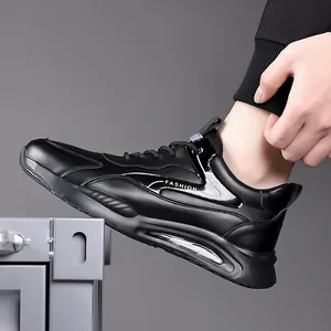 Ανδρικά μαύρα δερμάτινα sneakers με σόλα αερόσολας και μοντέρνες πλαϊνές λεπτομέρειες