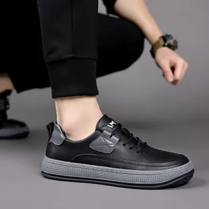 Premium Herren-Sneaker aus schwarzem Leder mit klobiger, atmungsaktiver Sohle