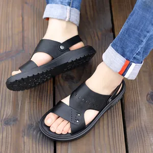 Sandales de plage noires pour hommes avec brides croisées et bride rotative