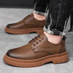 Scarpe derby classiche in pelle marrone da uomo con suole spesse e finitura stile retrò