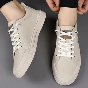 Casual heren sneakers in crème met ledertextuur en antislip rubberen zool
