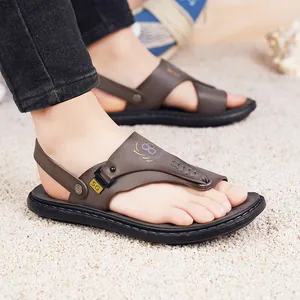 Donkerbruine heren lederen strandsandalen met antislipzool en 5G-logo detail
