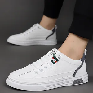 Baskets décontractées en cuir blanc pour hommes avec gaufrage géométrique et lacets