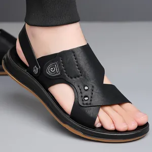 Sandales en cuir noir pour hommes avec brides croisées et semelles antidérapantes
