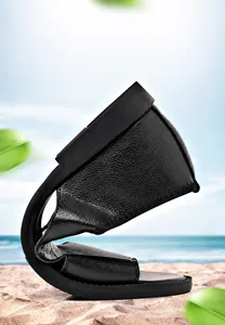 Flexible Herren-Sandalen aus schwarzem Leder mit rutschfester Sohle und weicher Struktur