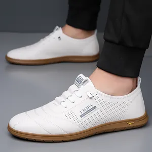 Weiße Herren-Freizeitschuhe aus Leder mit Perforationen und Gummisohle für Sommer