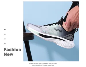 Détail de chaussures de course en mesh respirant avec semelles amorties et lacets