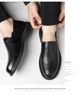 Mocassini in pelle nera con fori traspiranti per uno stile business casual estivo