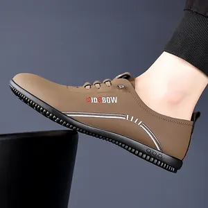 Ανδρικά χακί δερμάτινα μοκασίνια με slip-on σχέδιο και αντιολισθητική σόλα για καθημερινή χρήση