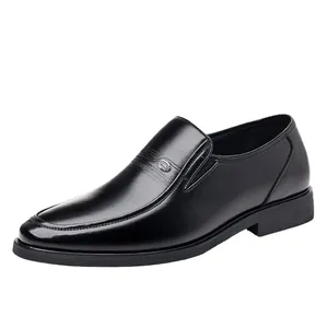 Mocassins classiques en cuir noir pour hommes avec boucle métal et semelle antidérapante