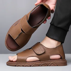 Bruine heren sandalen van leer met ademende uitsnijdingen en antislip zachte zolen